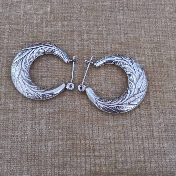 Sterling Silver Feather Leaf Pattern Thick Chunky Hoop Earrings - Picture 3 of 7